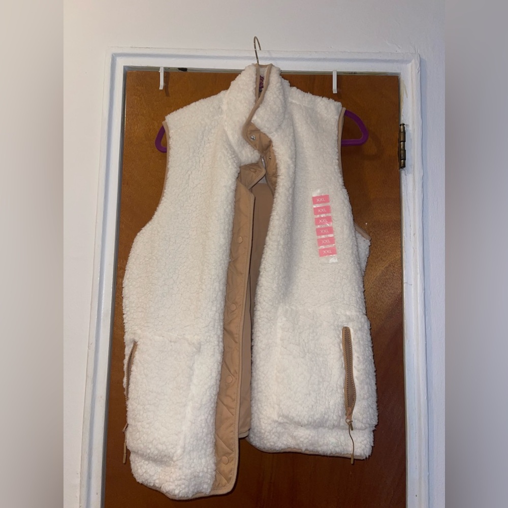 Como Vintage Women’s XXL White and Tan Vest